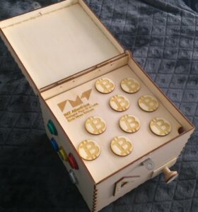 La puzzle box ouverte et sa récompense